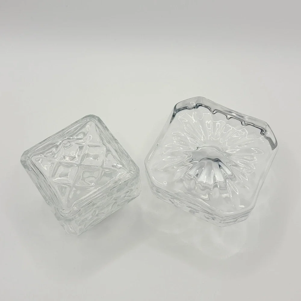Unbranded VTG Decanter Stoppers Set 2 Clear Glass Quilted‎ Starburst Replacement